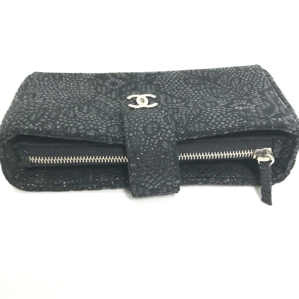 CHANEL Black Leather Logo Pouch - Picture 3 of 10